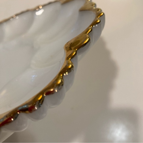 Vintage Anchor Hocking Milk Glass Deviled Egg Plate w/Gold Trim/Edging - Picture 6 of 6